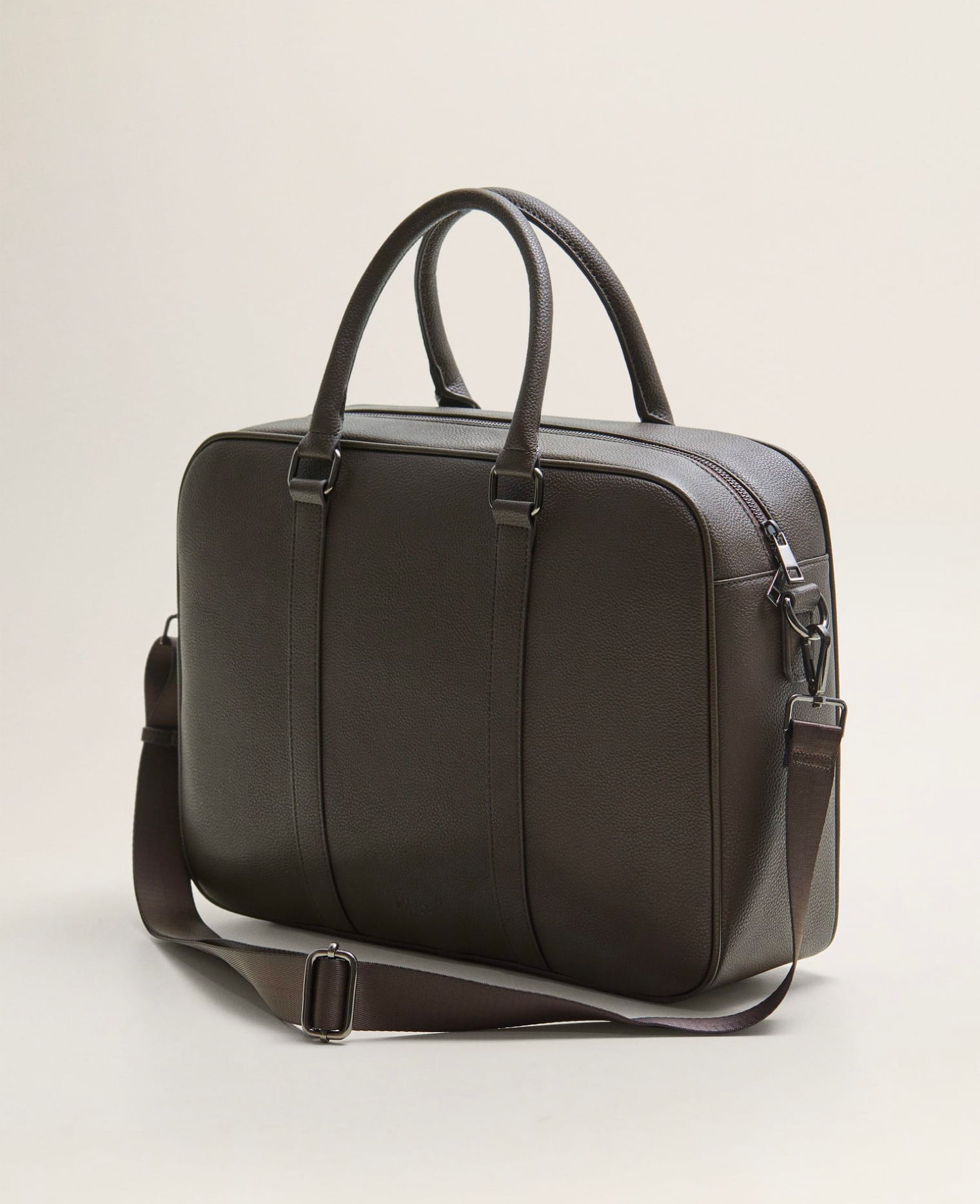 Zip-pockets pebbled tote briefcase